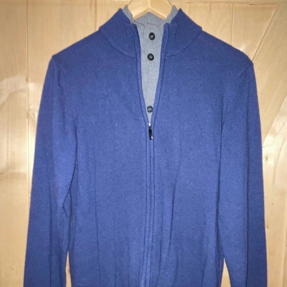 Sweater - Picture 1 of 11